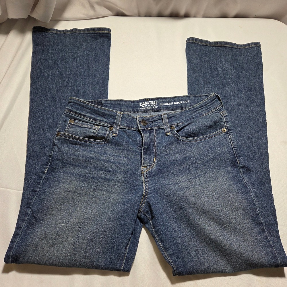 Signature by Levi Strauss & Co Modern Boot Cut Jeans Womens 12M W31 L32 Blue